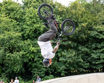 Limitless - upside down bike stunt